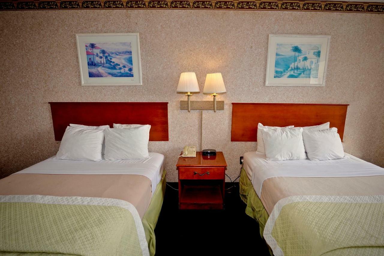 Suite with Two Double Beds and Sofa Bed - Non-Smoking